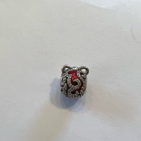 Pandora winter 2017 charm - Picture 1 of 3